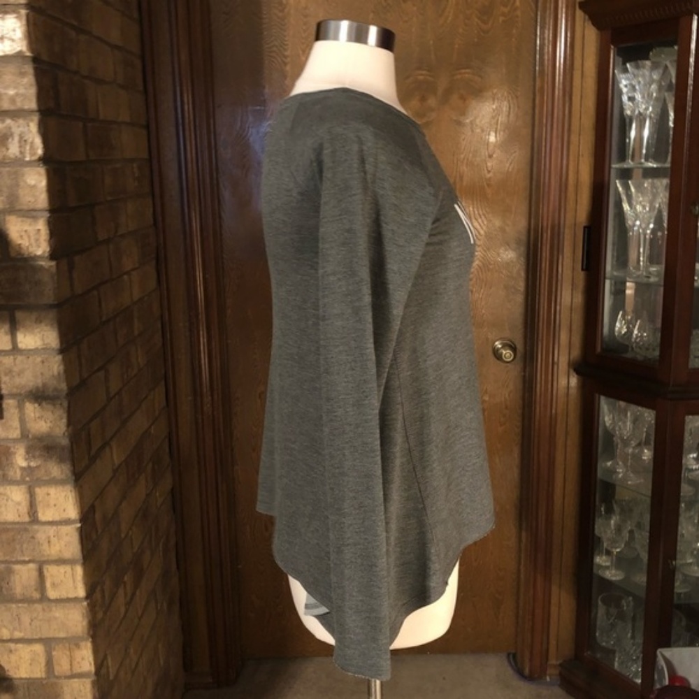 Adorable shirt. Extremely comfortable. - Picture 3 of 7